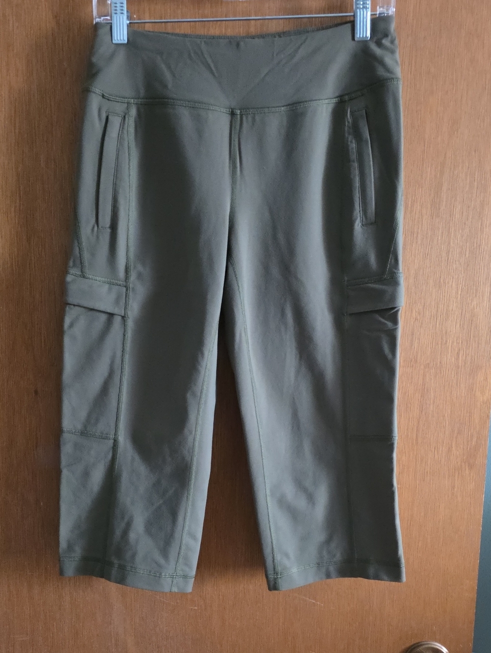 Duluth Trading Co Olive Green Cargo Capris XS